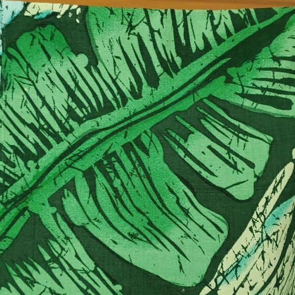 Evan-picone, 100 % silk skirt, completely line Beautiful shade of green.… - Picture 2 of 8